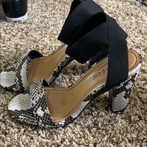 Snakeskin heels ✨